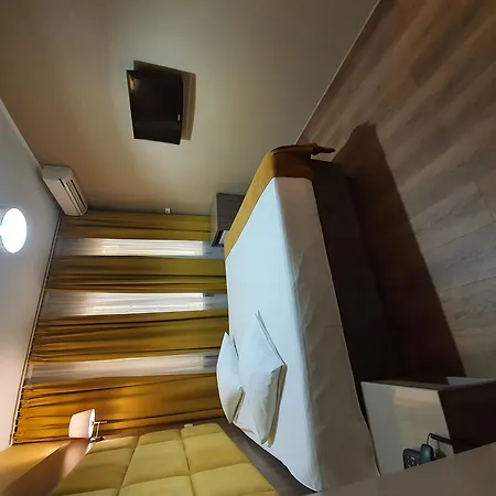 Midi-zuid Hotel 3*